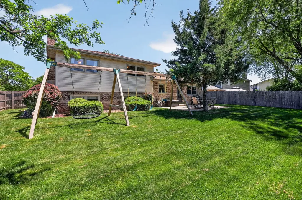 6716 Trenton Lane Darien IL 60561