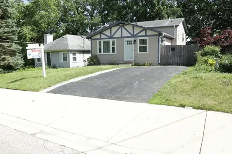 613 Oakwood Drive Round Lake Beach IL 60073