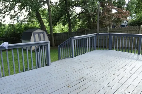 613 Oakwood Drive Round Lake Beach IL 60073