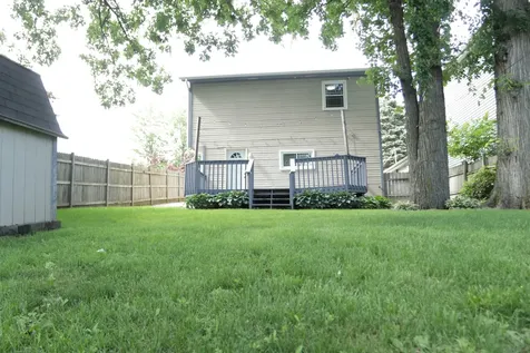613 Oakwood Drive Round Lake Beach IL 60073