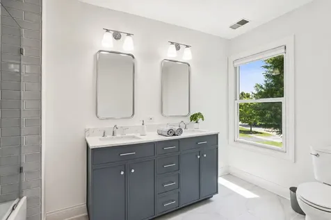 455 Hunter Lane Lake Forest IL 60045