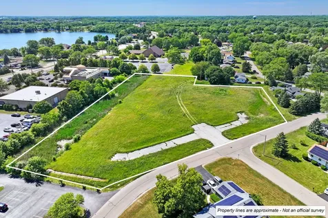 106 Old Elm Road Lindenhurst IL 60046