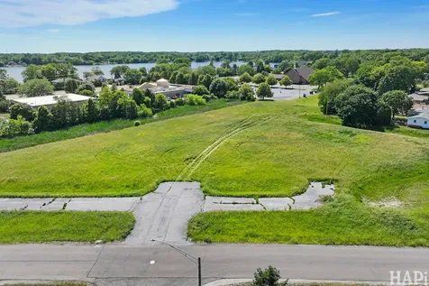 106 Old Elm Road Lindenhurst IL 60046