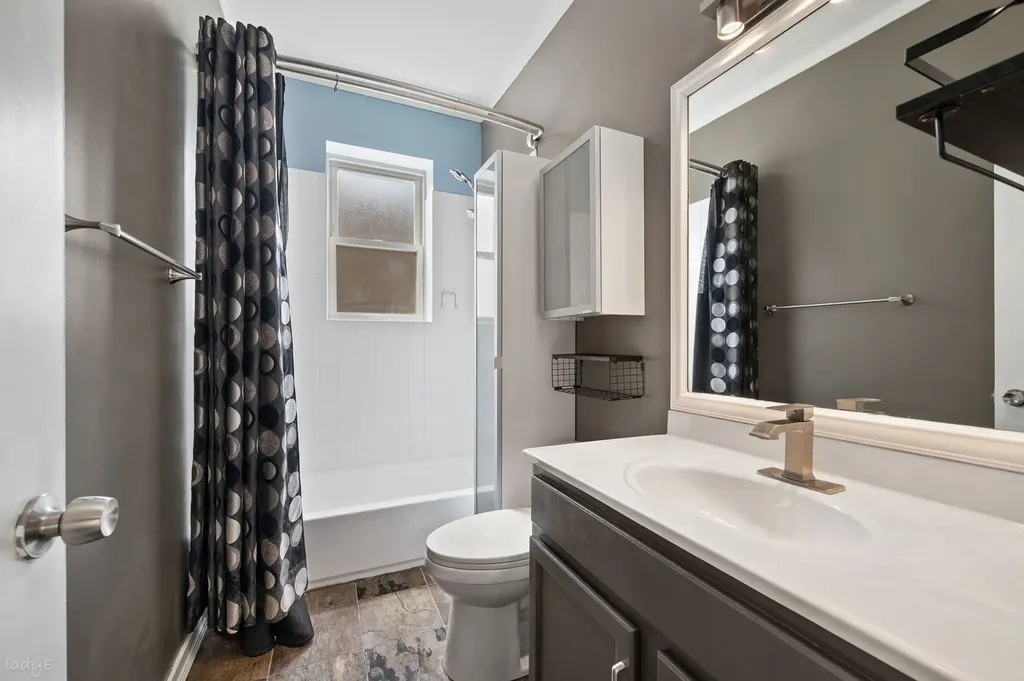 1659 West Pratt Boulevard Chicago IL 60626