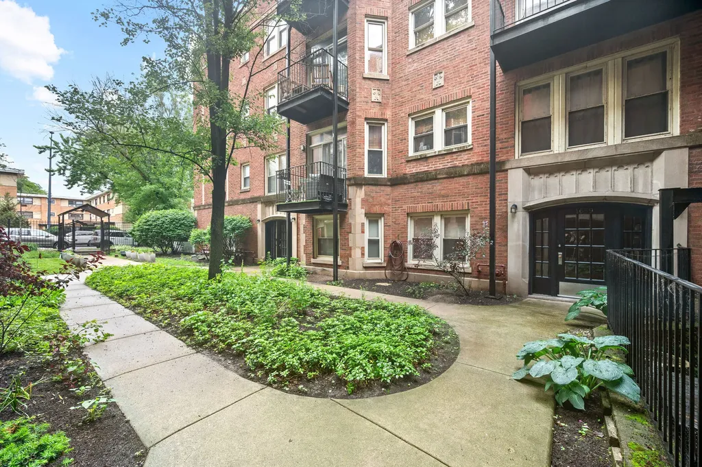1659 West Pratt Boulevard Chicago IL 60626