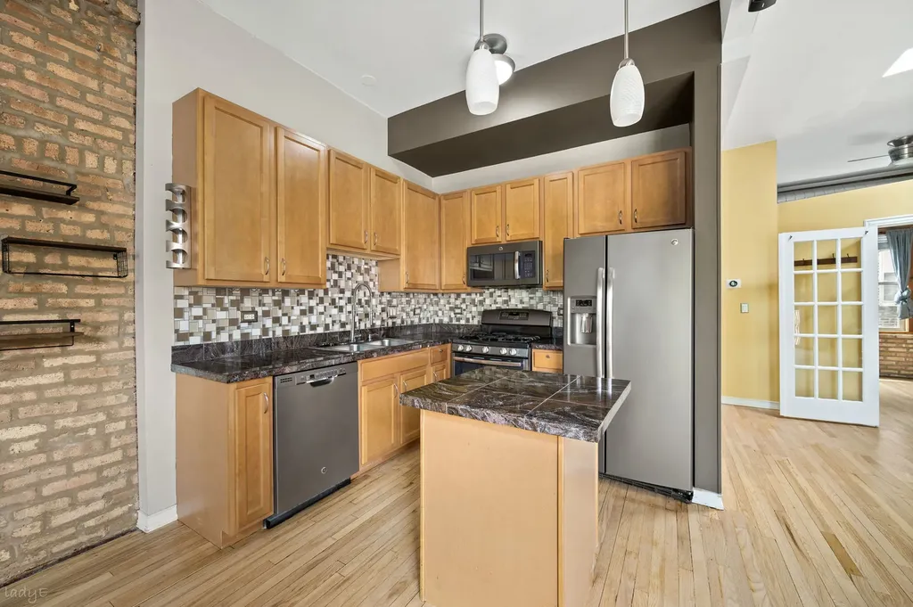 1659 West Pratt Boulevard Chicago IL 60626