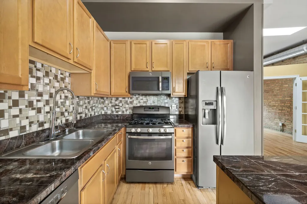 1659 West Pratt Boulevard Chicago IL 60626