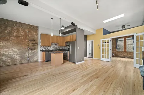 1659 West Pratt Boulevard Chicago IL 60626