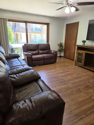 1907 West Golf Road Mount Prospect IL 60056