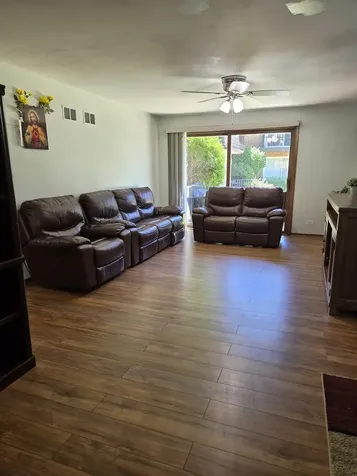 1907 West Golf Road Mount Prospect IL 60056
