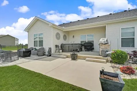 3916 Bay Circle Champaign IL 61822