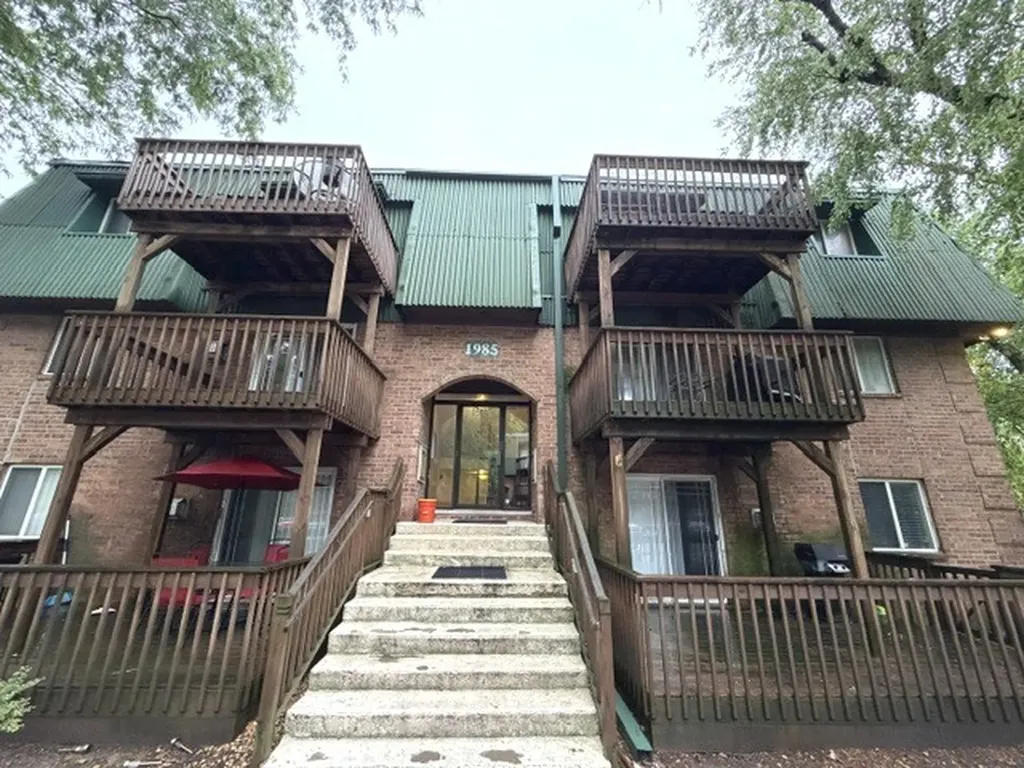1985 Tall Oaks Drive Aurora IL 60505
