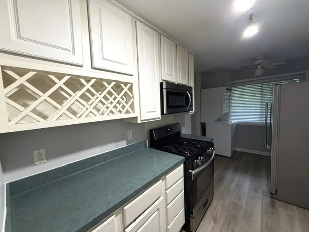 1985 Tall Oaks Drive Aurora IL 60505