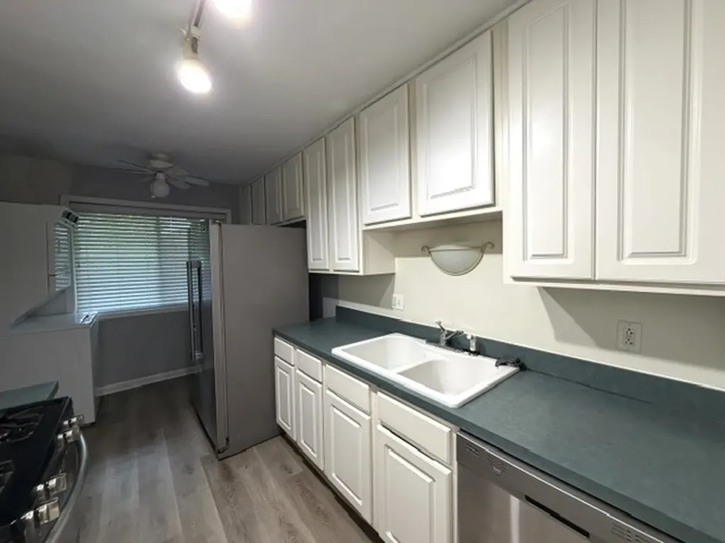 1985 Tall Oaks Drive Aurora IL 60505
