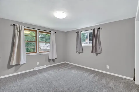 628 High Terrace Dekalb IL 60115