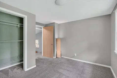 628 High Terrace Dekalb IL 60115