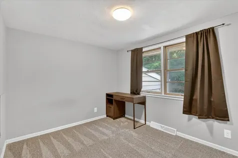 628 High Terrace Dekalb IL 60115