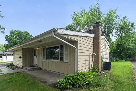 628 High Terrace Dekalb IL 60115