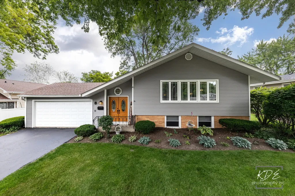8 East Gartner Road Naperville IL 60540