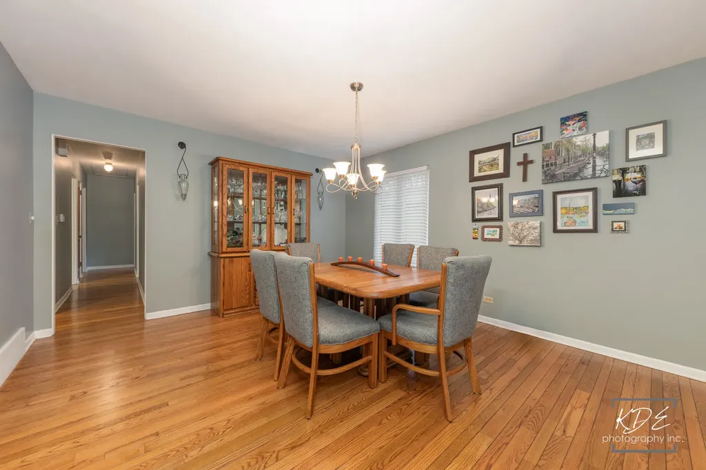 8 East Gartner Road Naperville IL 60540