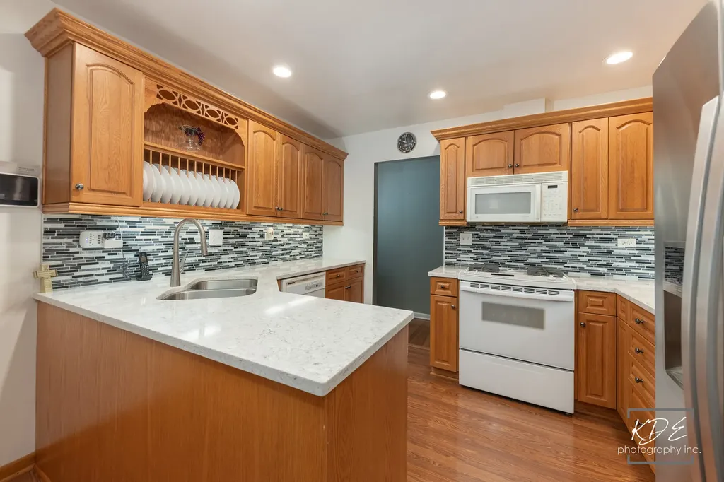 8 East Gartner Road Naperville IL 60540