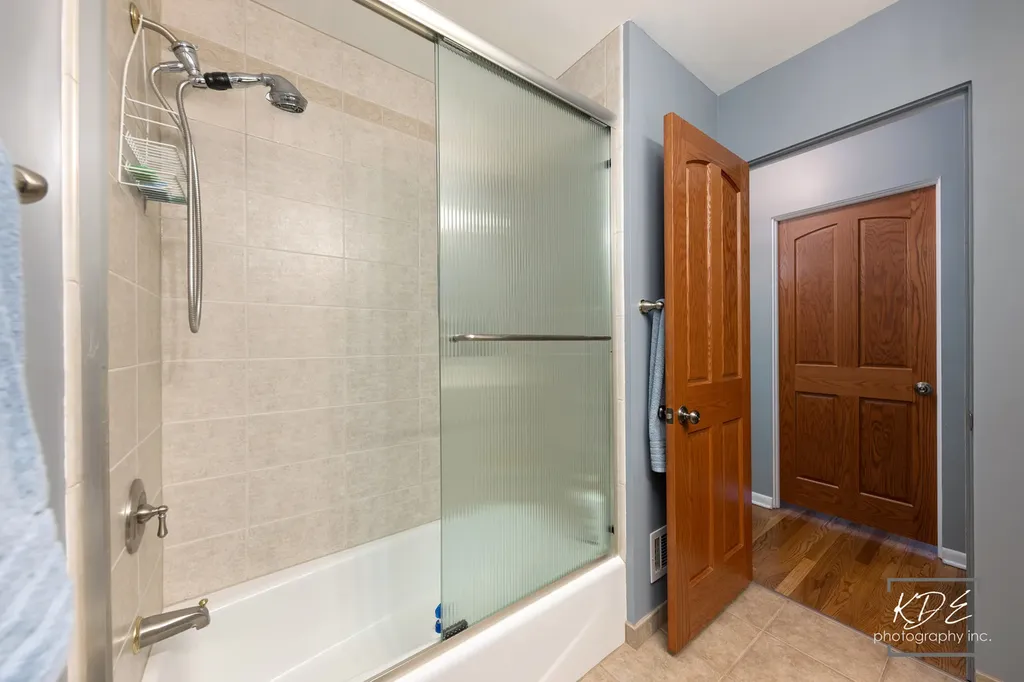 8 East Gartner Road Naperville IL 60540