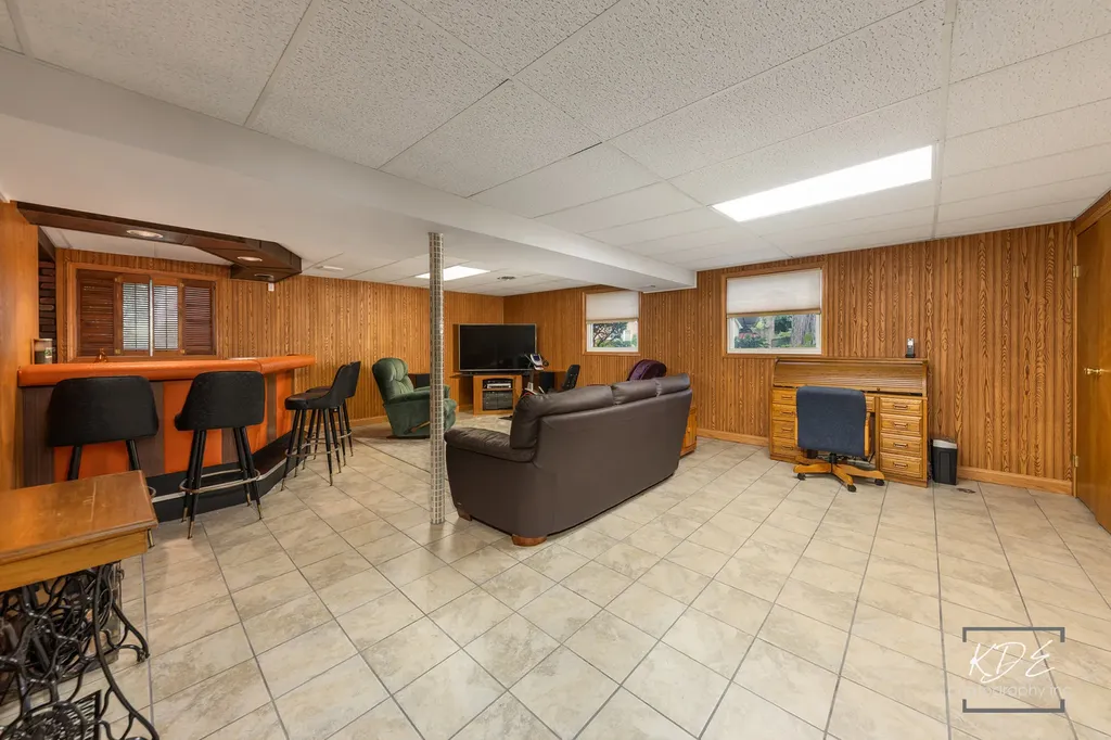 8 East Gartner Road Naperville IL 60540