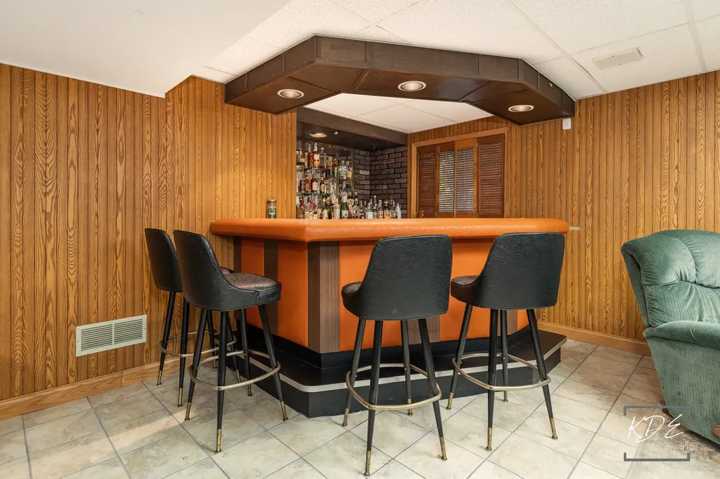 8 East Gartner Road Naperville IL 60540