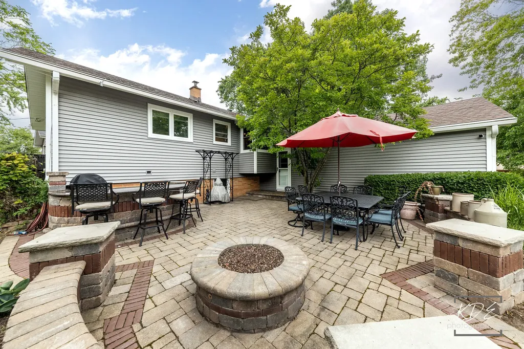 8 East Gartner Road Naperville IL 60540