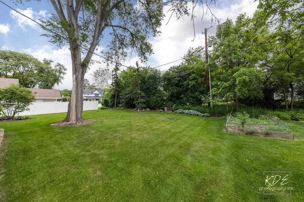 8 East Gartner Road Naperville IL 60540