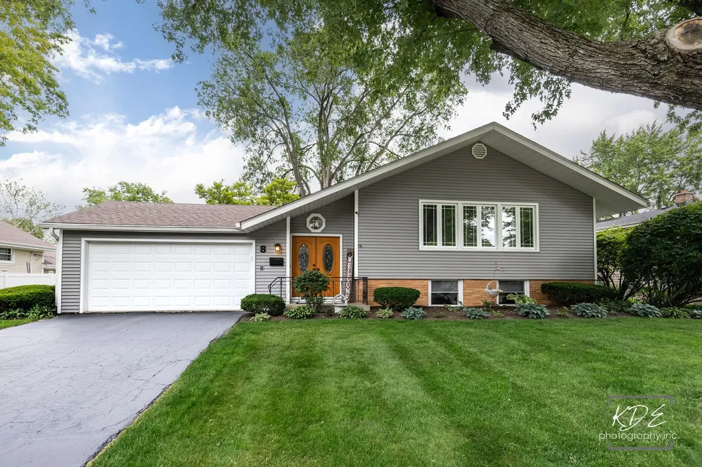 8 East Gartner Road Naperville IL 60540
