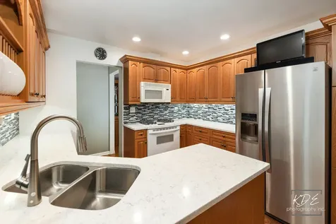 8 East Gartner Road Naperville IL 60540