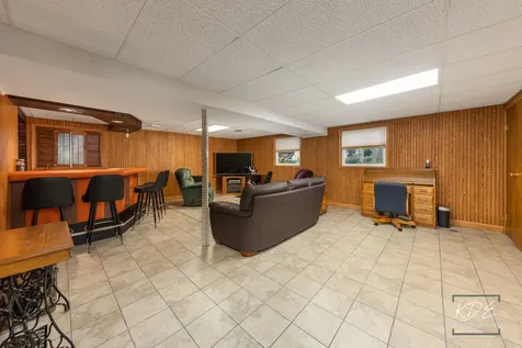 8 East Gartner Road Naperville IL 60540