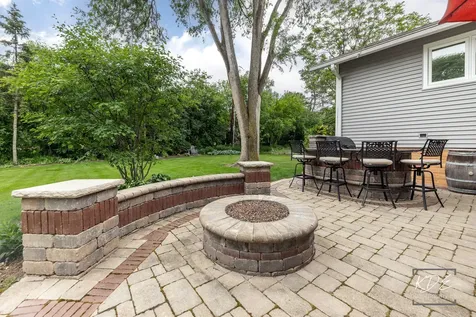 8 East Gartner Road Naperville IL 60540