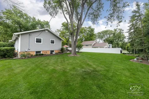 8 East Gartner Road Naperville IL 60540