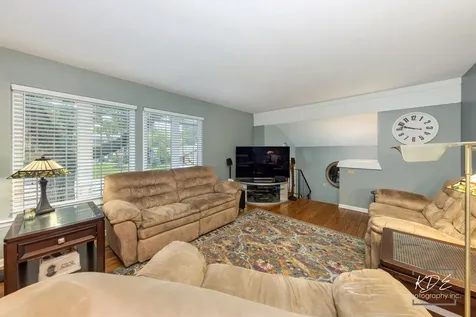 8 East Gartner Road Naperville IL 60540