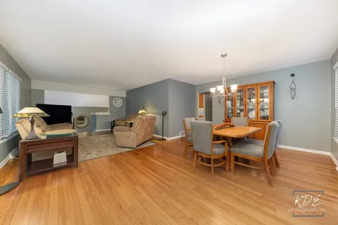 8 East Gartner Road Naperville IL 60540