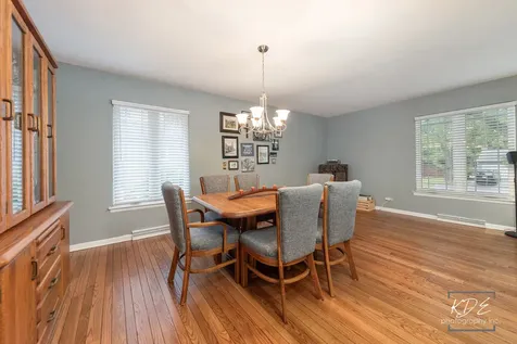 8 East Gartner Road Naperville IL 60540