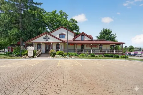 211-215 West Railroad Avenue Bartlett IL 60104