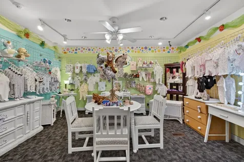 211-215 West Railroad Avenue Bartlett IL 60104