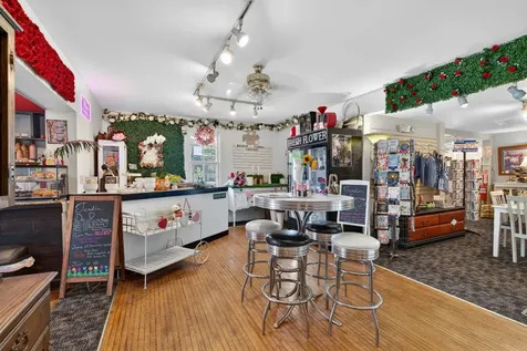 211-215 West Railroad Avenue Bartlett IL 60104