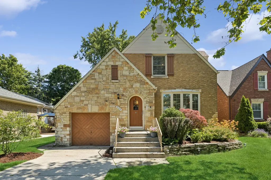 564 Selborne Road Riverside IL 60546