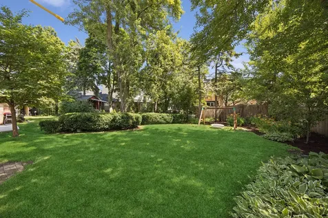 564 Selborne Road Riverside IL 60546