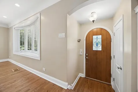 564 Selborne Road Riverside IL 60546