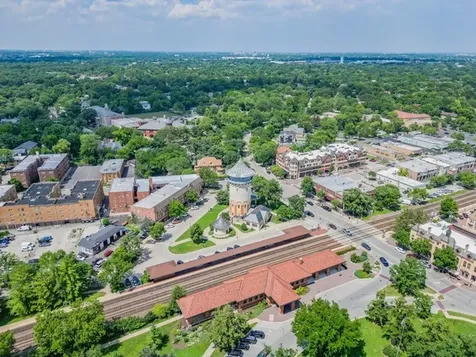 564 Selborne Road Riverside IL 60546