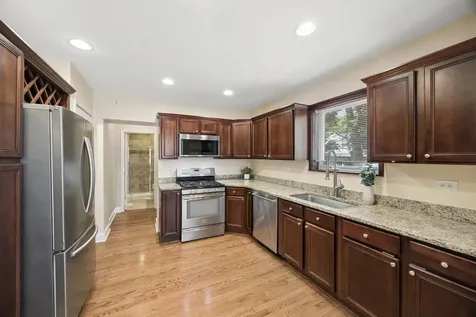 564 Selborne Road Riverside IL 60546