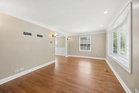 564 Selborne Road Riverside IL 60546
