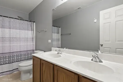 725 Littleton Trail Elgin IL 60120