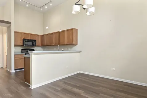 725 Littleton Trail Elgin IL 60120