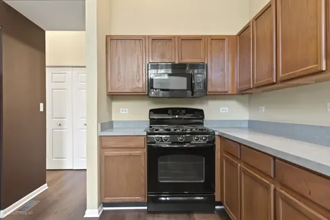 725 Littleton Trail Elgin IL 60120